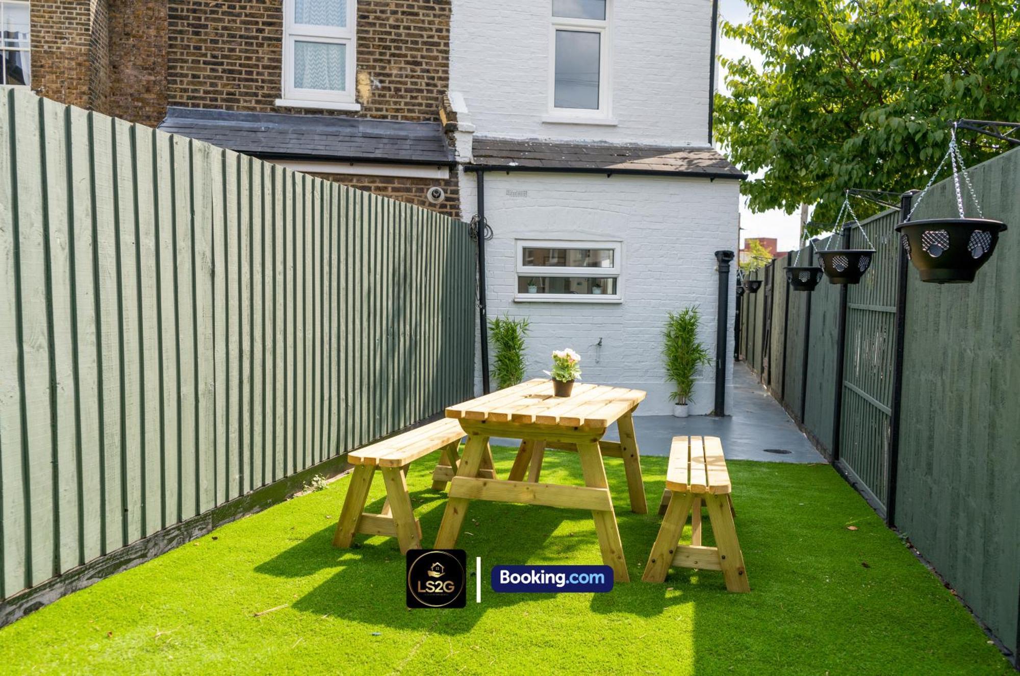 Stunning House By Ls2G Short Lets & Serviced Accommodation Greater London With Free Wifi Londres Exterior foto