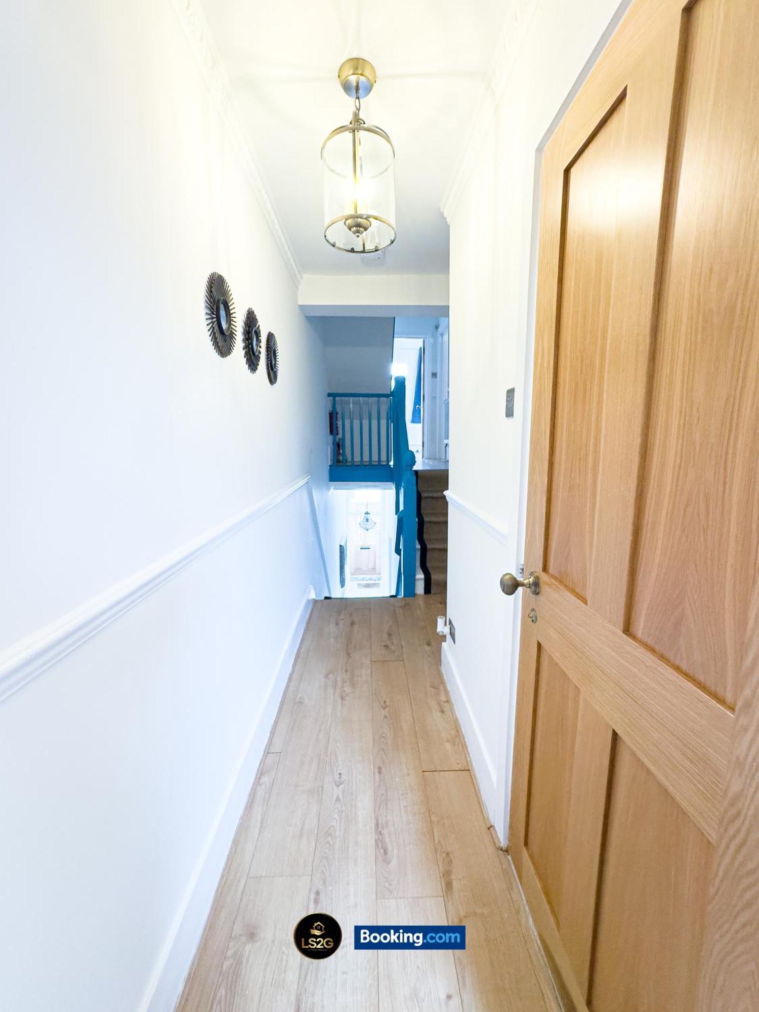 Stunning House By Ls2G Short Lets & Serviced Accommodation Greater London With Free Wifi Londres Exterior foto