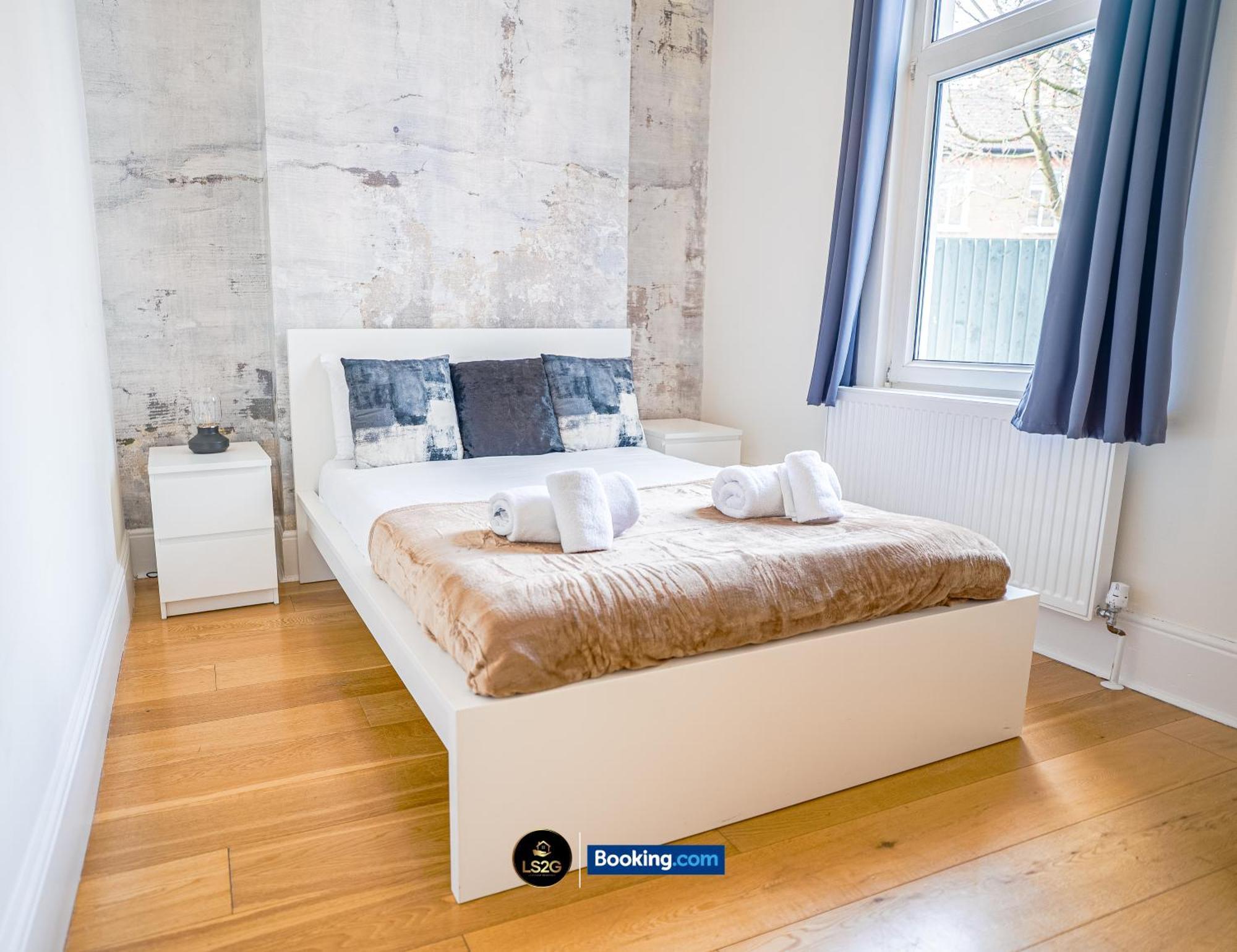 Stunning House By Ls2G Short Lets & Serviced Accommodation Greater London With Free Wifi Londres Exterior foto