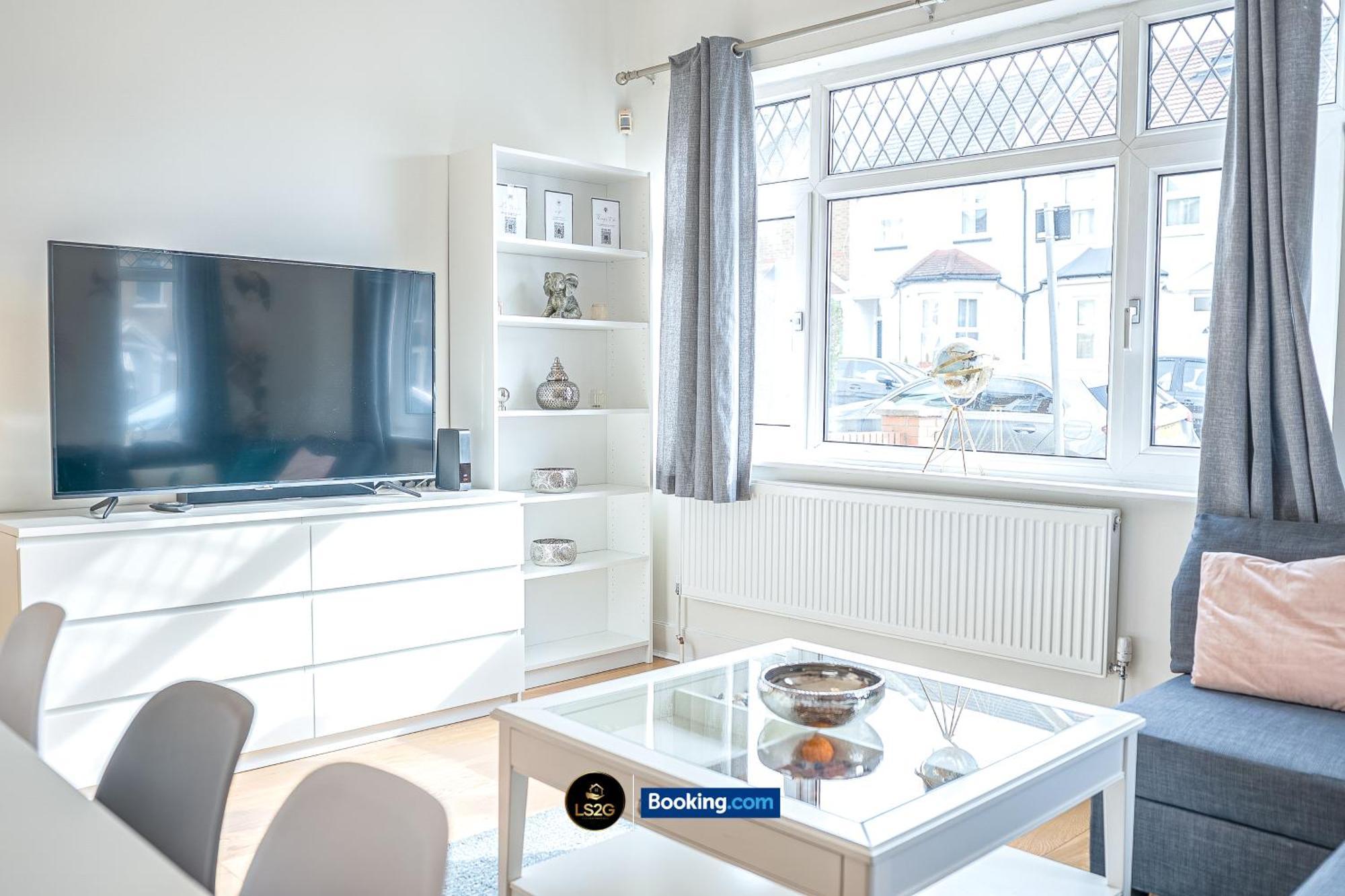 Stunning House By Ls2G Short Lets & Serviced Accommodation Greater London With Free Wifi Londres Exterior foto