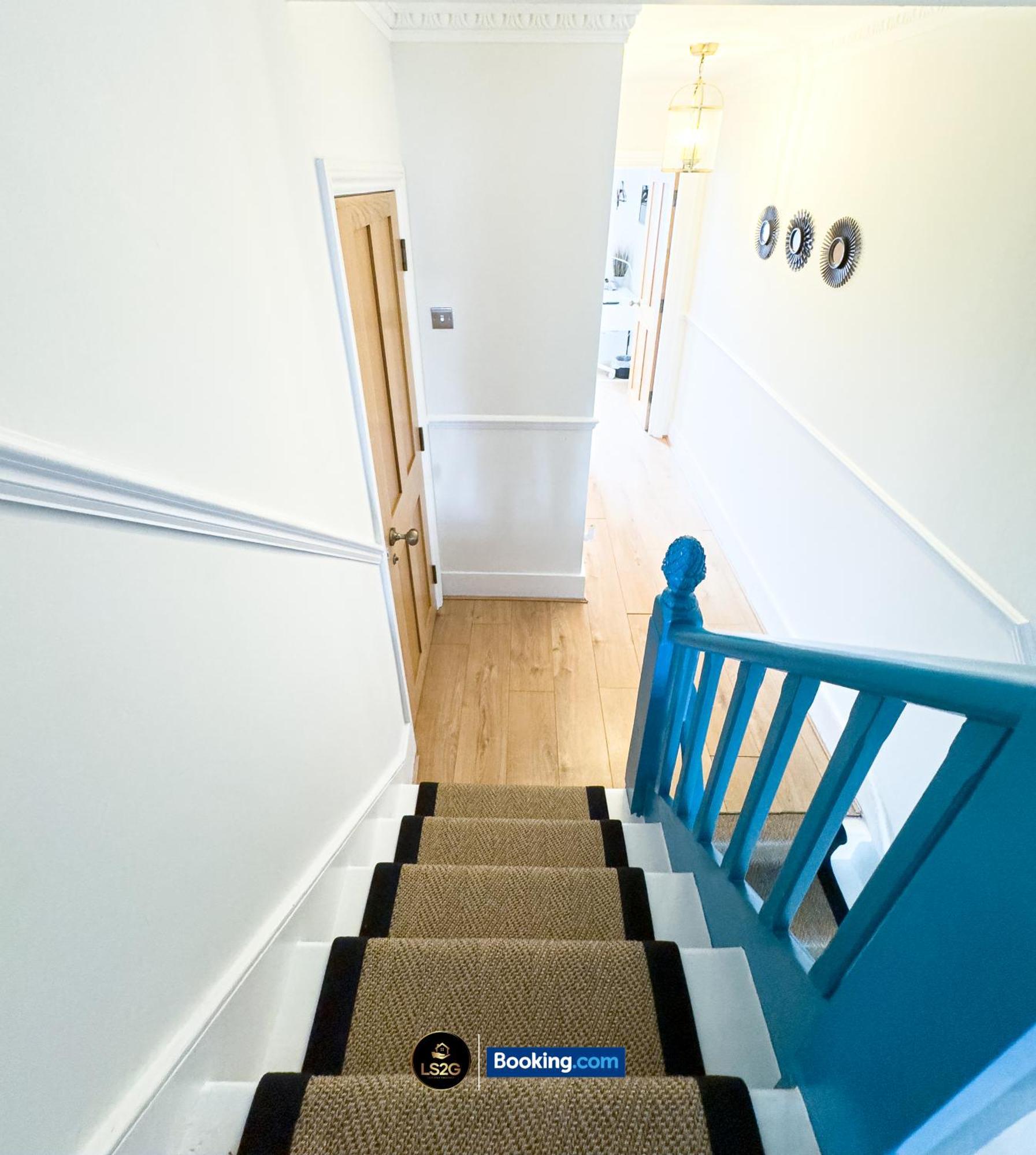 Stunning House By Ls2G Short Lets & Serviced Accommodation Greater London With Free Wifi Londres Exterior foto