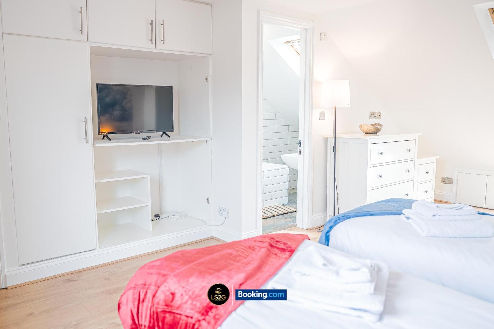 Stunning House By Ls2G Short Lets & Serviced Accommodation Greater London With Free Wifi Londres Exterior foto