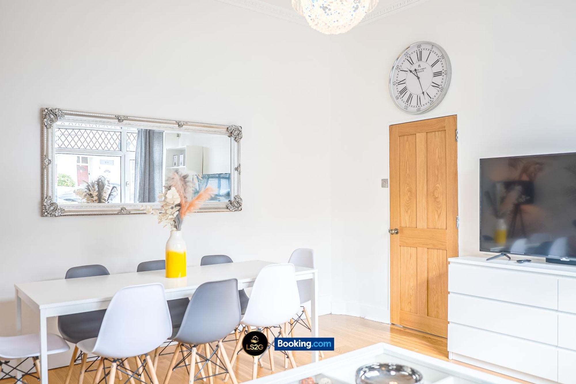Stunning House By Ls2G Short Lets & Serviced Accommodation Greater London With Free Wifi Londres Exterior foto