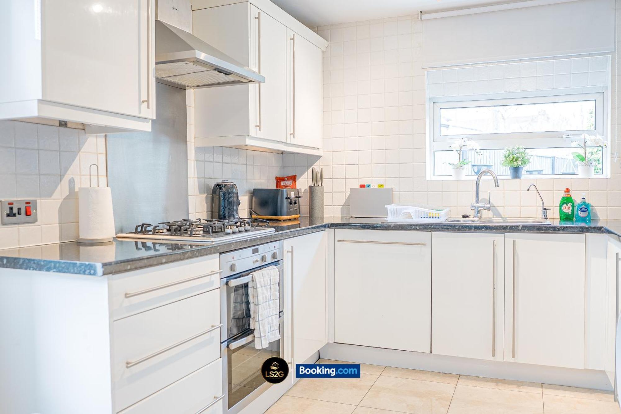 Stunning House By Ls2G Short Lets & Serviced Accommodation Greater London With Free Wifi Londres Exterior foto