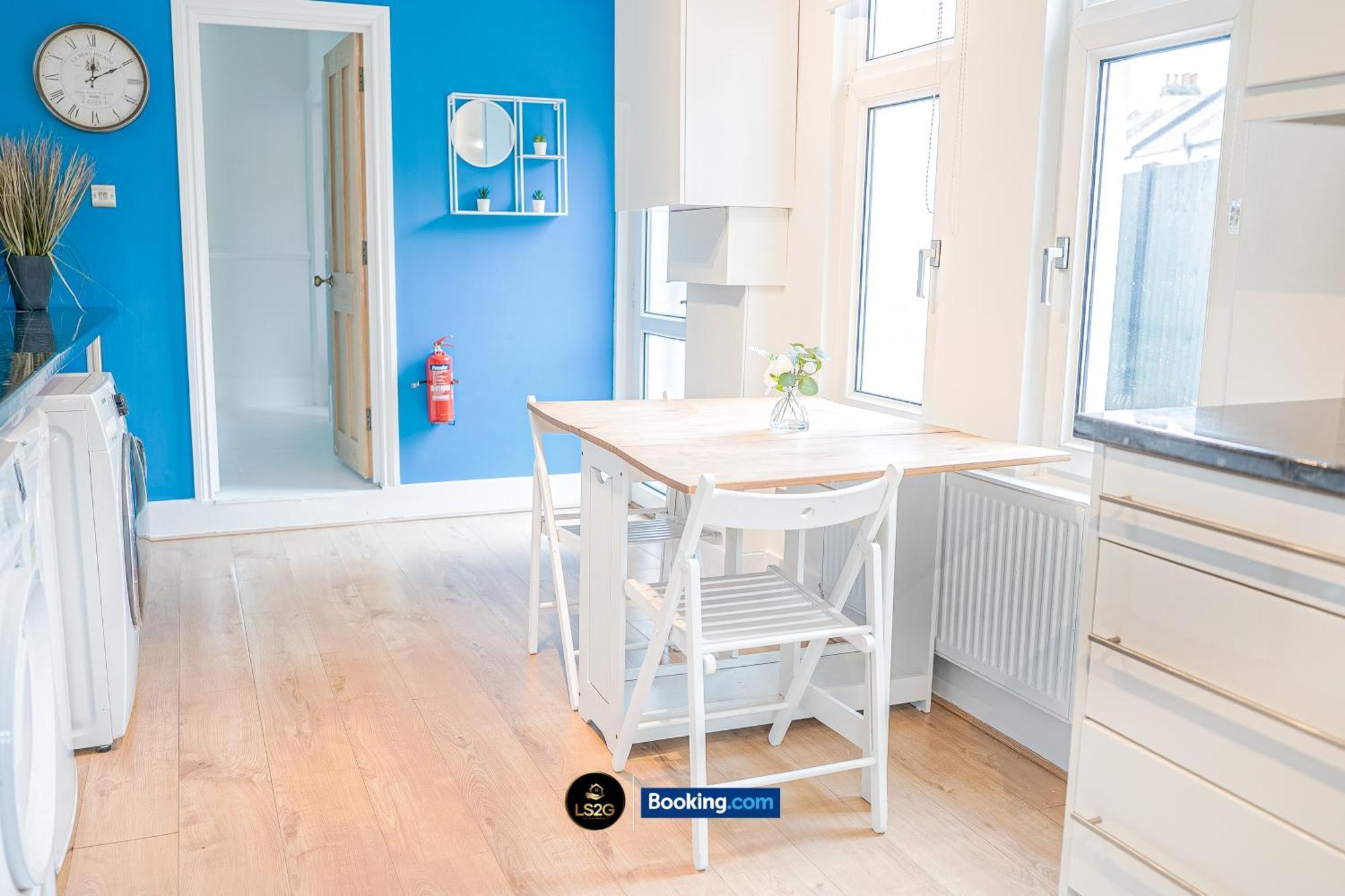 Stunning House By Ls2G Short Lets & Serviced Accommodation Greater London With Free Wifi Londres Exterior foto