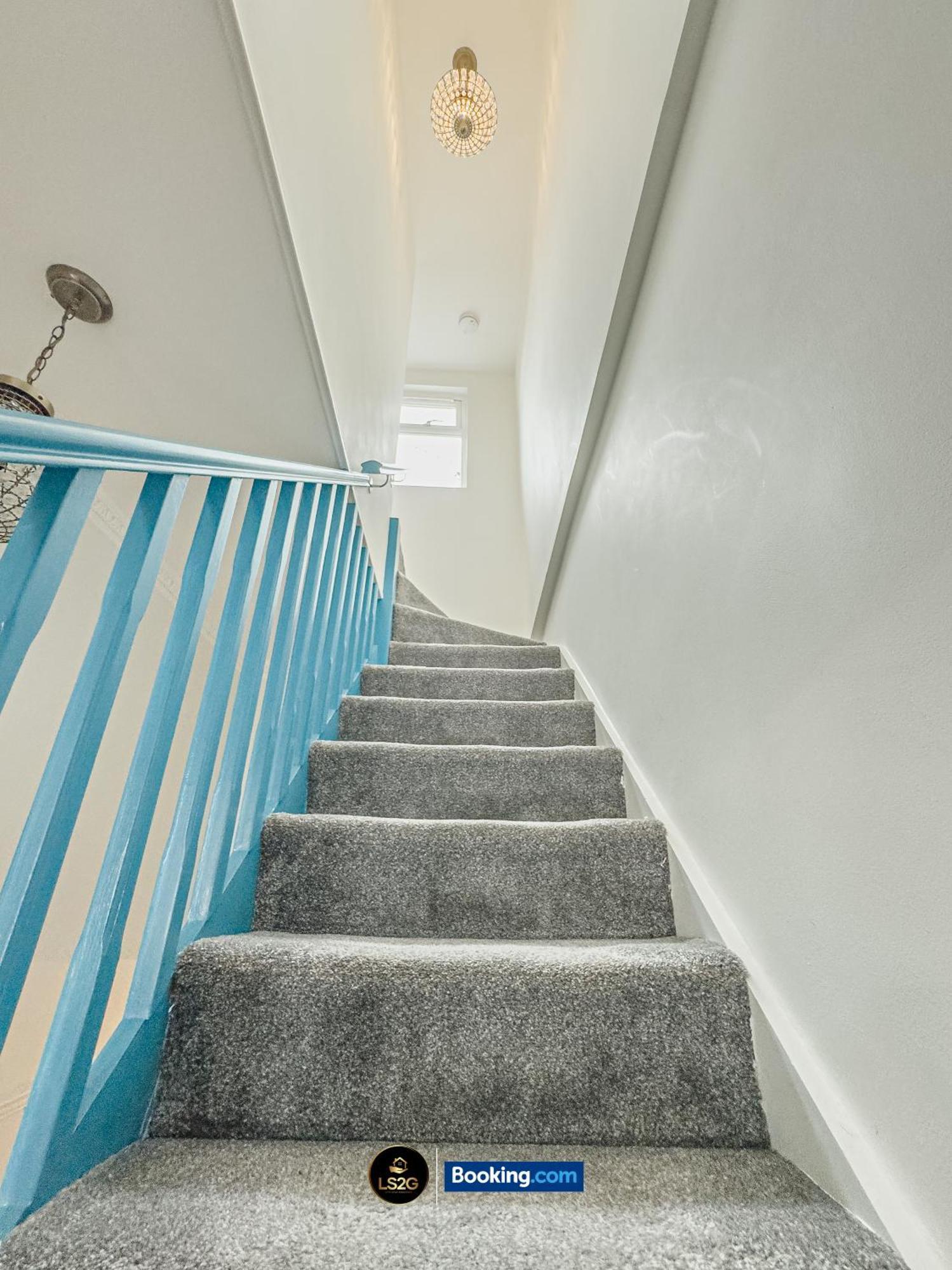 Stunning House By Ls2G Short Lets & Serviced Accommodation Greater London With Free Wifi Londres Exterior foto