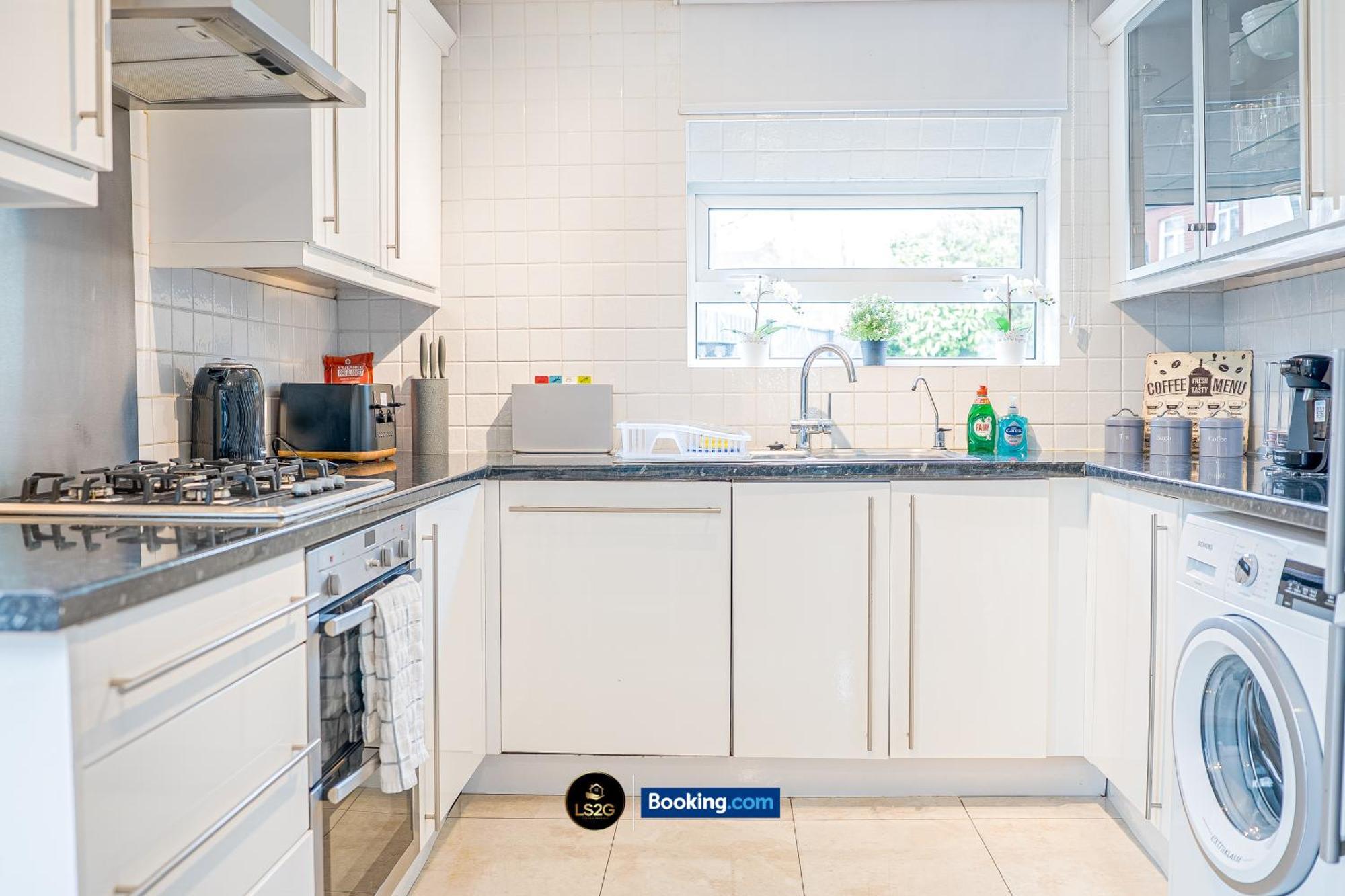 Stunning House By Ls2G Short Lets & Serviced Accommodation Greater London With Free Wifi Londres Exterior foto