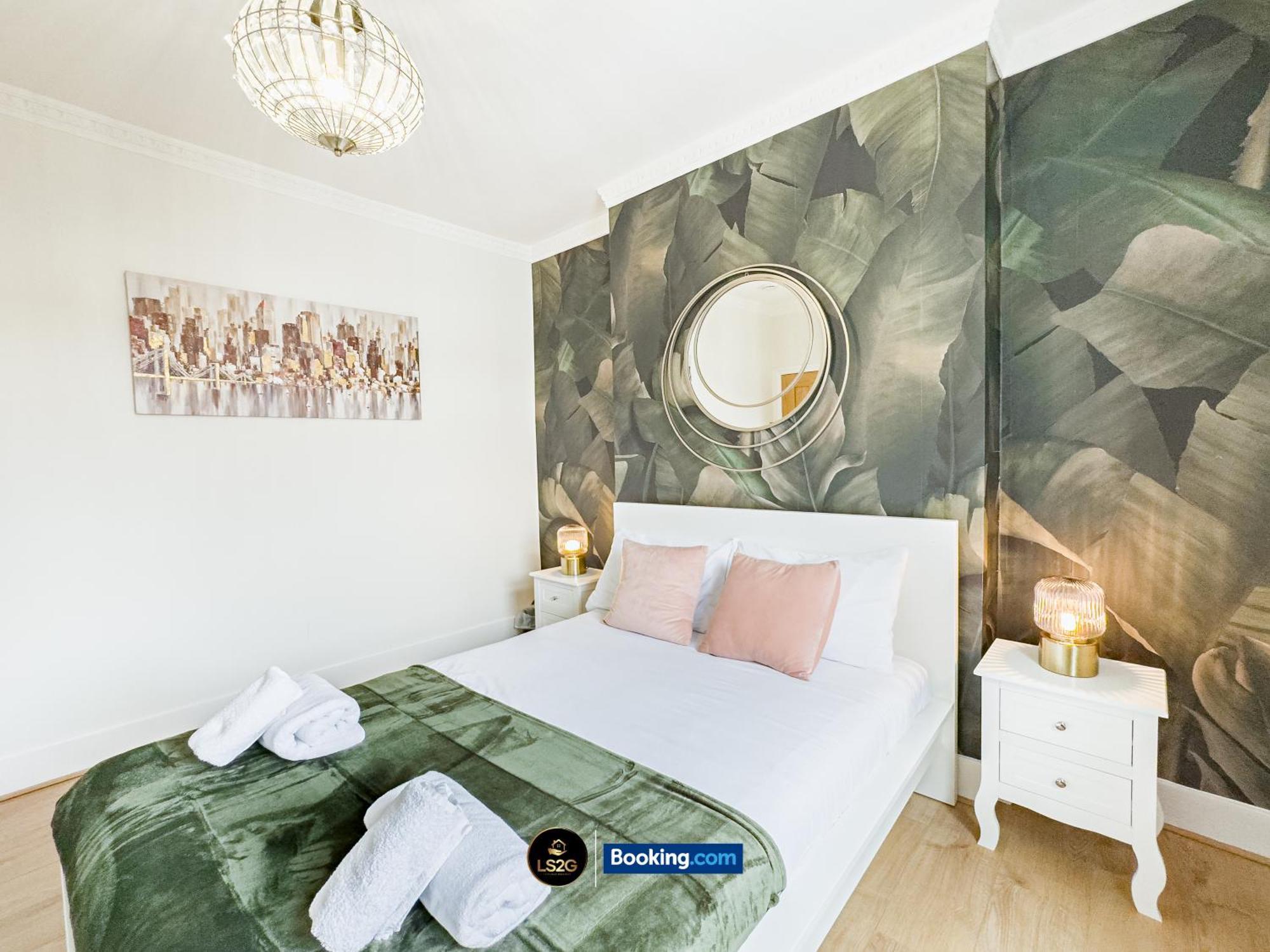 Stunning House By Ls2G Short Lets & Serviced Accommodation Greater London With Free Wifi Londres Exterior foto