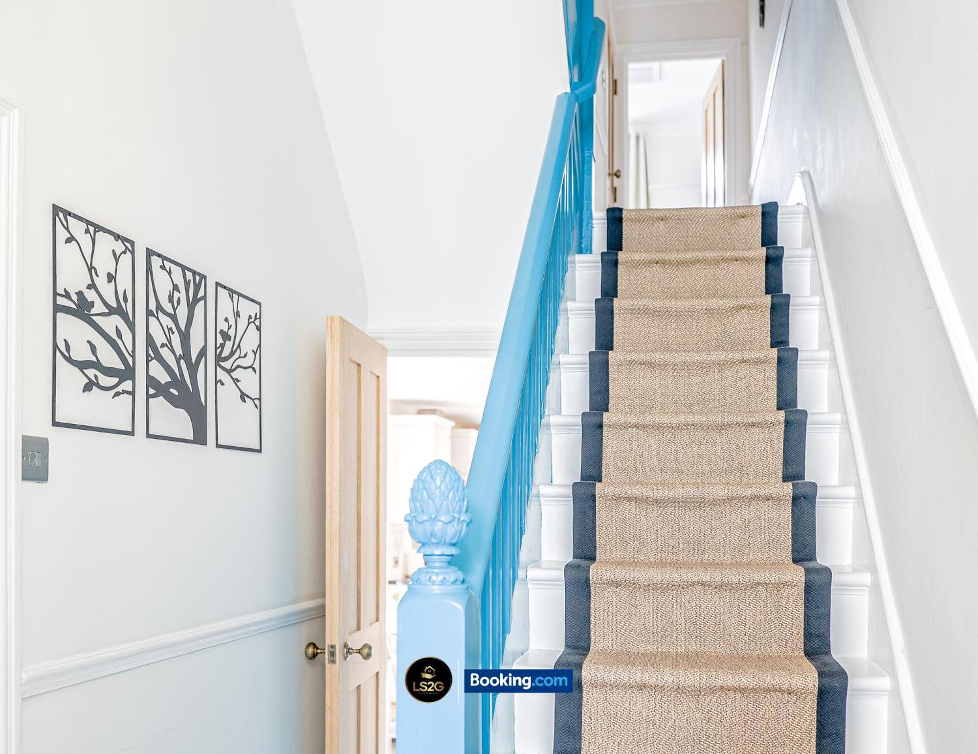 Stunning House By Ls2G Short Lets & Serviced Accommodation Greater London With Free Wifi Londres Exterior foto