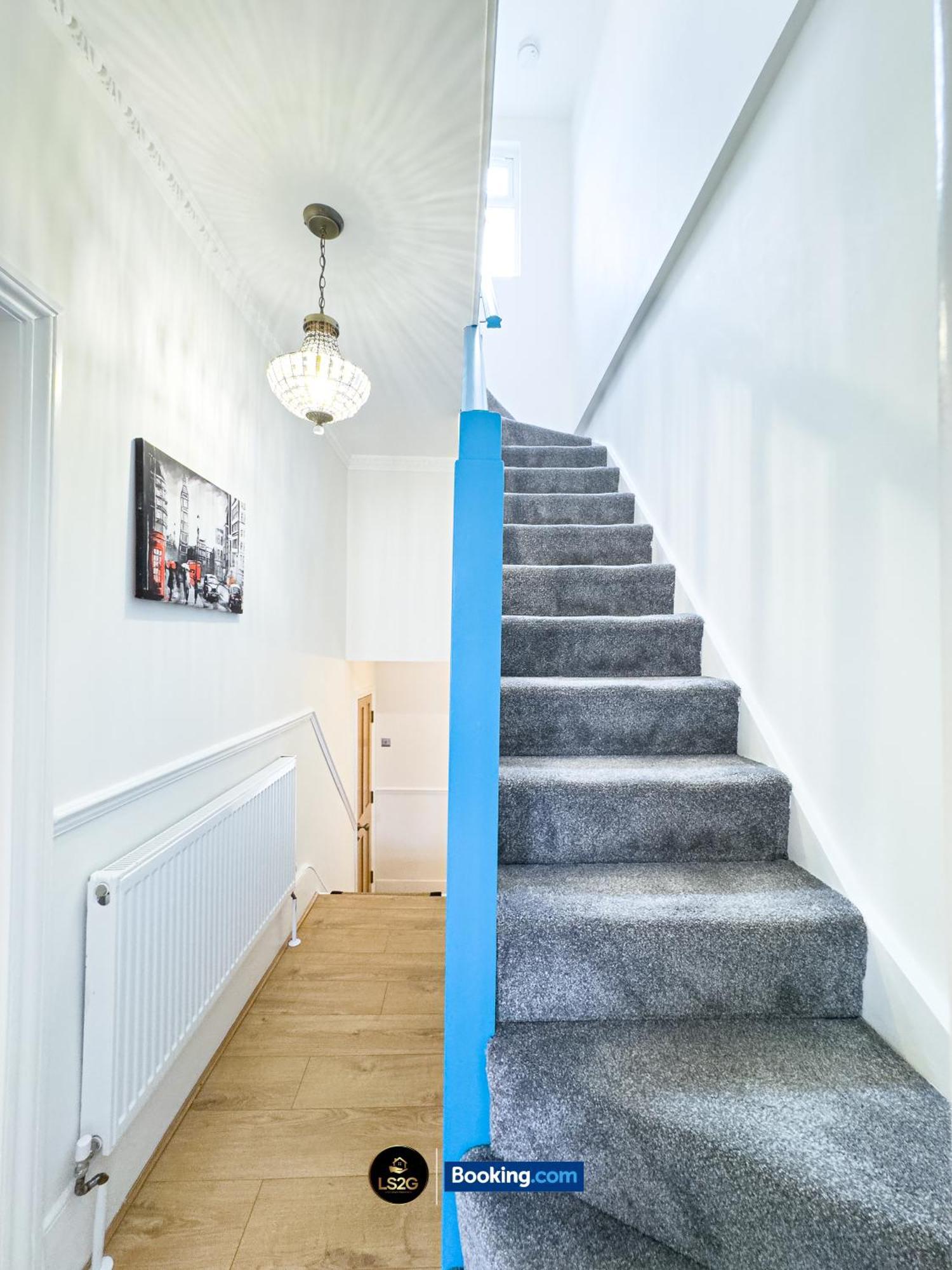 Stunning House By Ls2G Short Lets & Serviced Accommodation Greater London With Free Wifi Londres Exterior foto