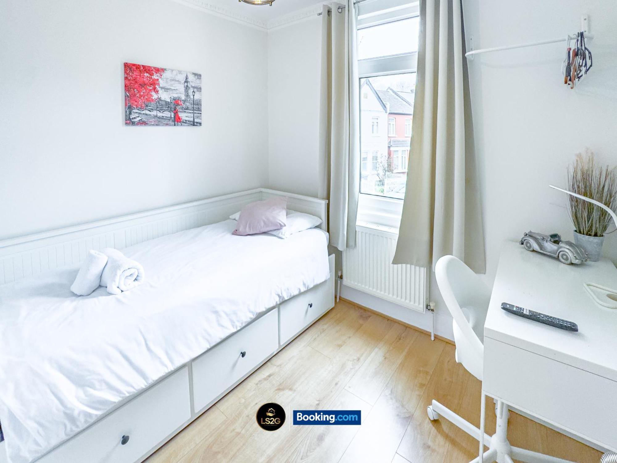 Stunning House By Ls2G Short Lets & Serviced Accommodation Greater London With Free Wifi Londres Exterior foto