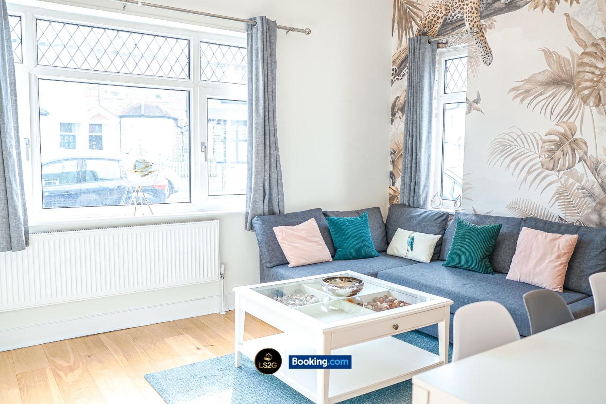 Stunning House By Ls2G Short Lets & Serviced Accommodation Greater London With Free Wifi Londres Exterior foto